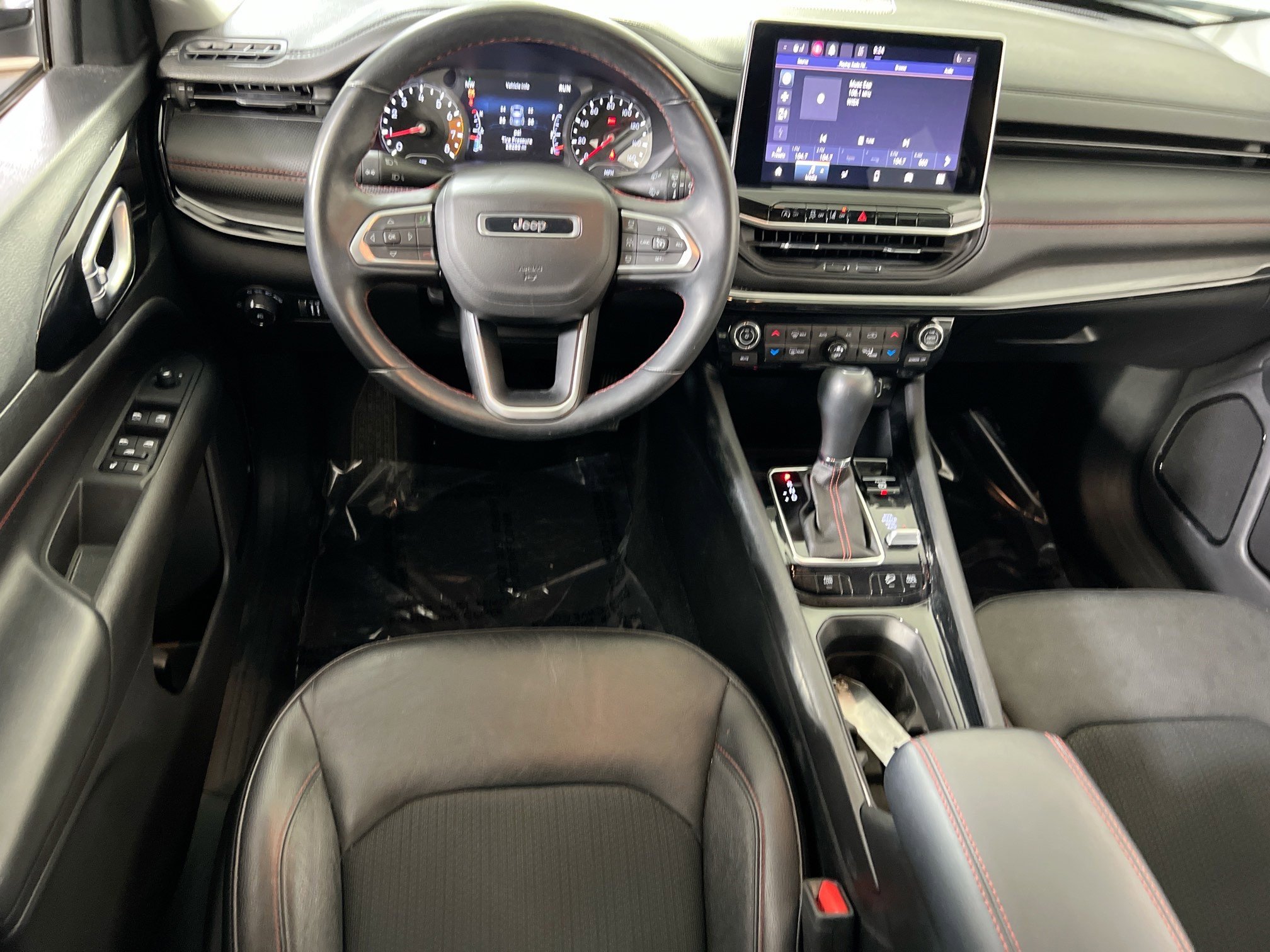 Used 2022 Jeep Compass Trailhawk w/ Trailhawk Convenience Group AWD/4WD image 21