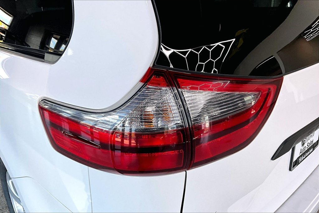 Used 2020 Toyota Sienna L FWD image 22
