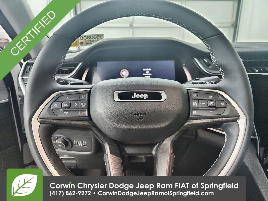 Used 2023 Jeep Grand Cherokee Limited w/ Black Appearance Package image 21