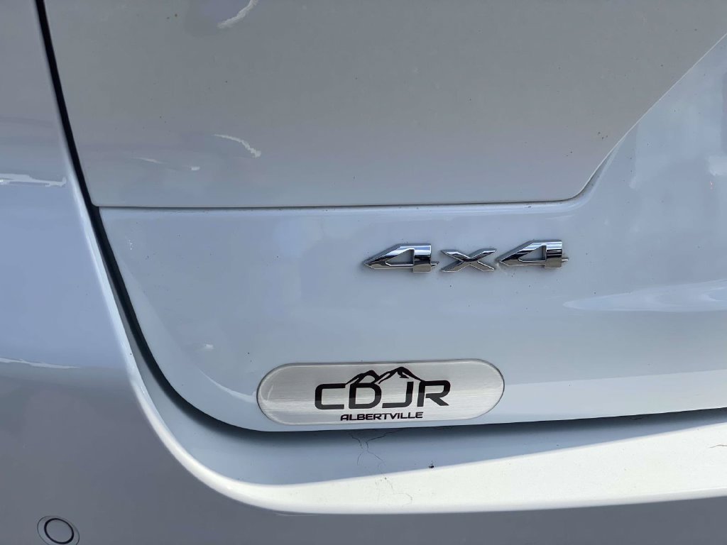Used 2023 Jeep Grand Cherokee L Limited AWD/4WD image 45