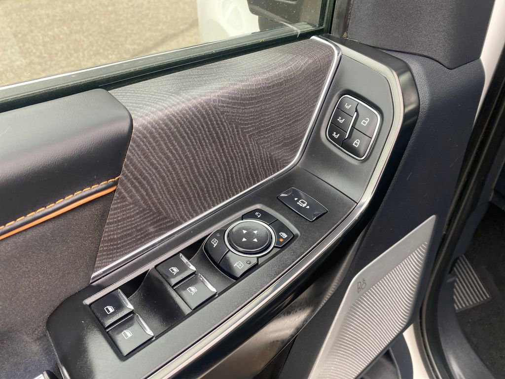 Used 2024 Ford F250 Platinum w/ FX4 Off-Road Package image 12