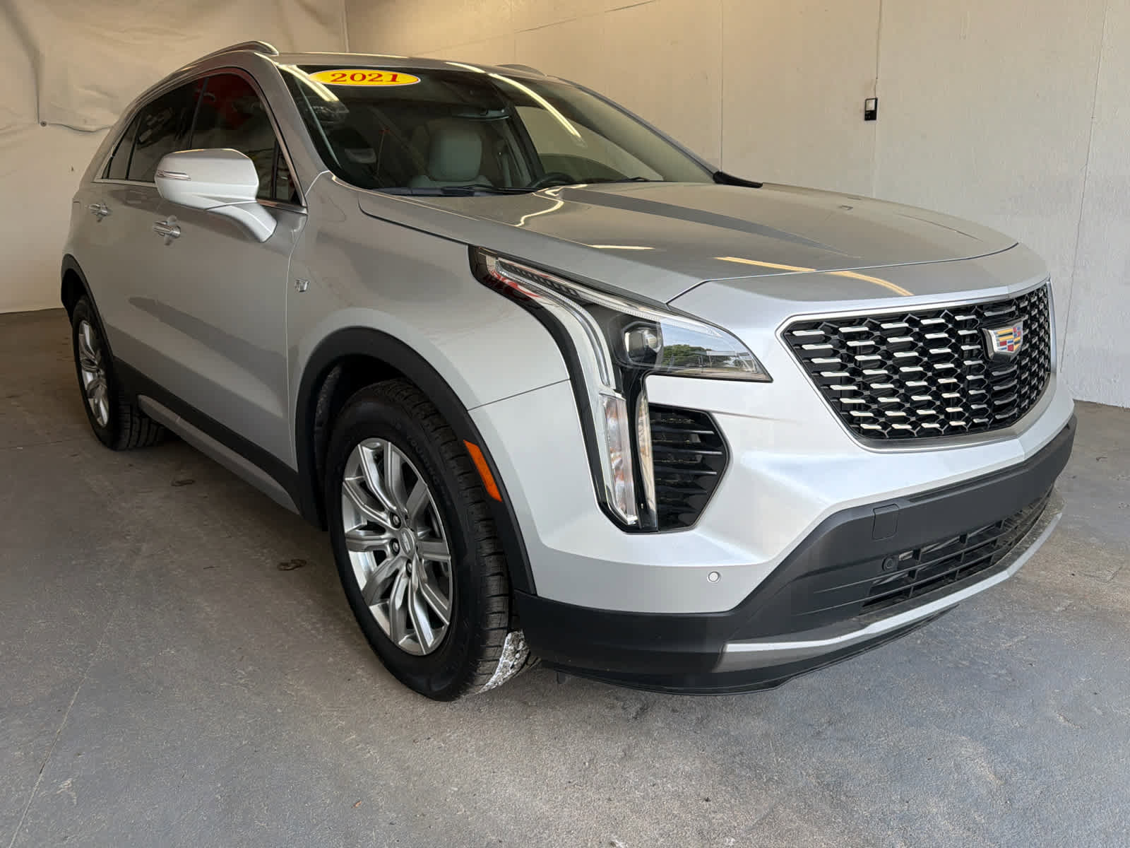 Used 2021 Cadillac XT4 Premium Luxury FWD image 4