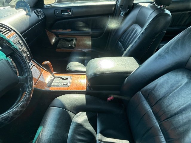 Used 2000 Lexus LS 400 image 4