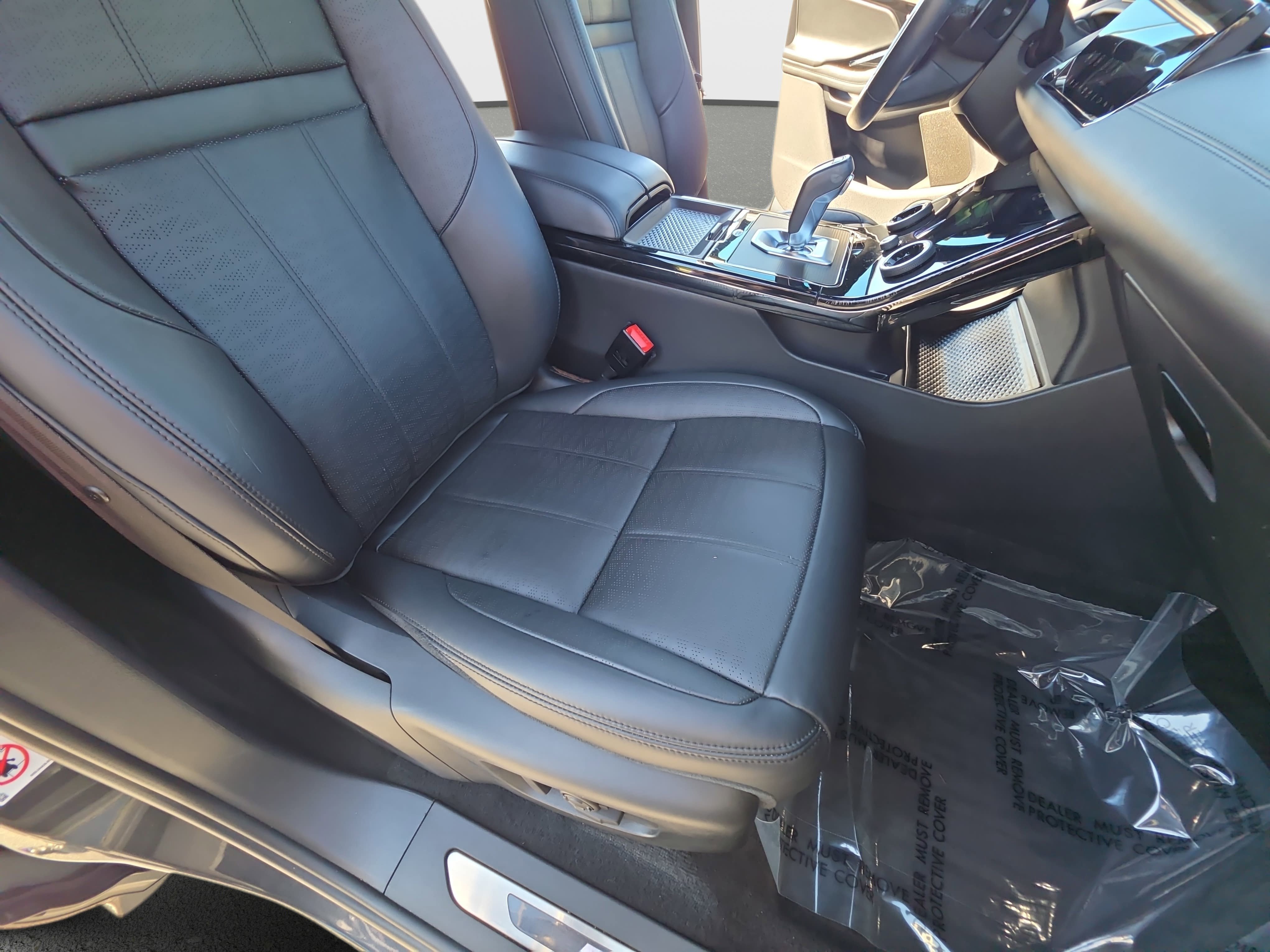 Certified 2020 Land Rover Range Rover Evoque R-Dynamic HSE AWD/4WD image 10