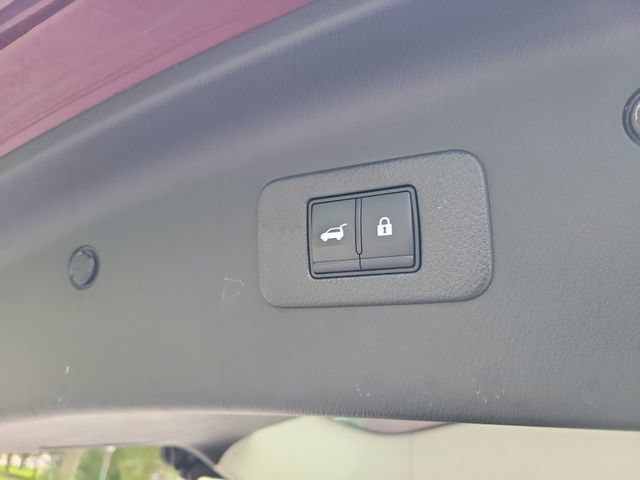 Used 2023 Nissan Armada Platinum w/ Captain's Chairs Package RWD image 11