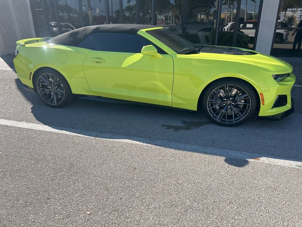 Used 2020 Chevrolet Camaro ZL1 image 2