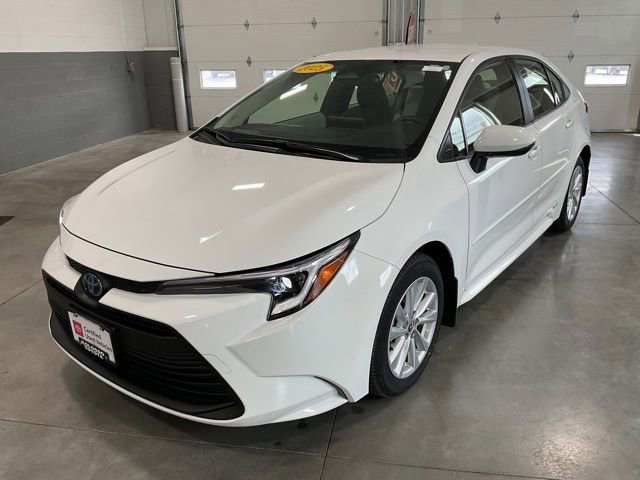 Used 2025 Toyota Corolla LE w/ LE Premium Package AWD/4WD image 3