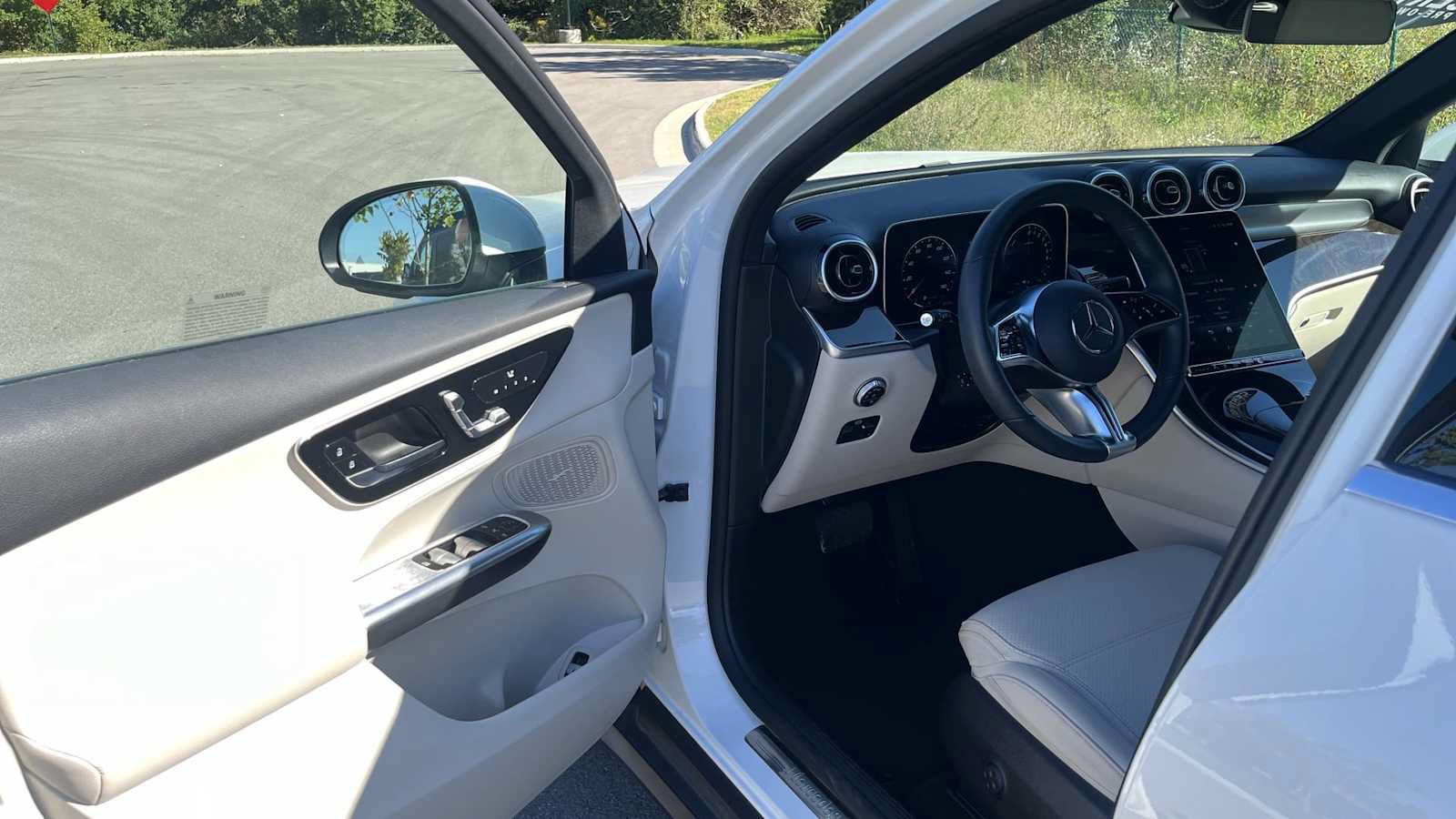 Certified 2025 Mercedes-Benz GLC 350e 4MATIC image 16