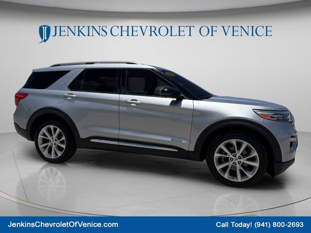 Used 2022 Ford Explorer Platinum w/ Equipment Group 601A AWD/4WD image 2