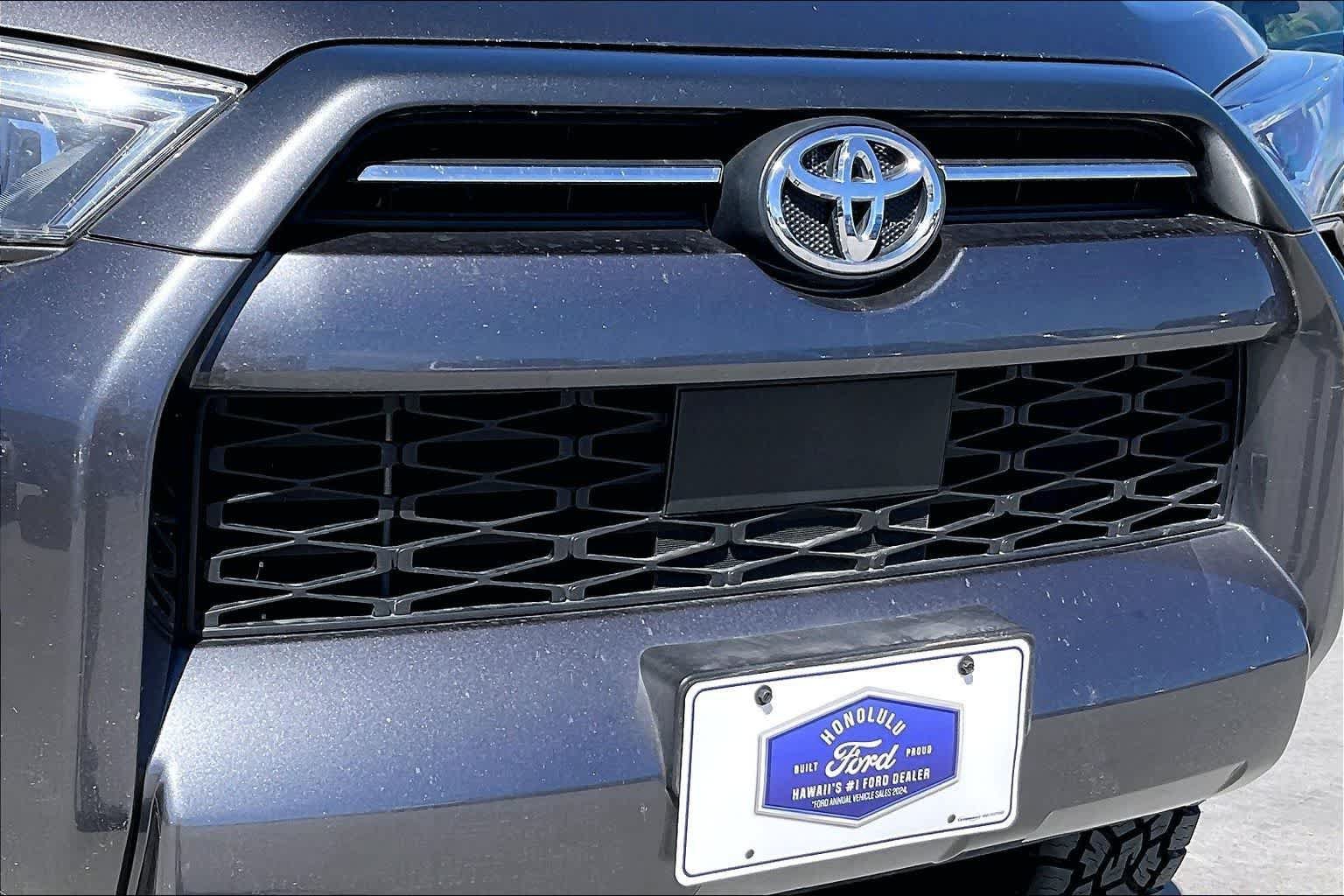 Used 2021 Toyota 4Runner SR5 Premium w/ Moonroof Package AWD/4WD image 33