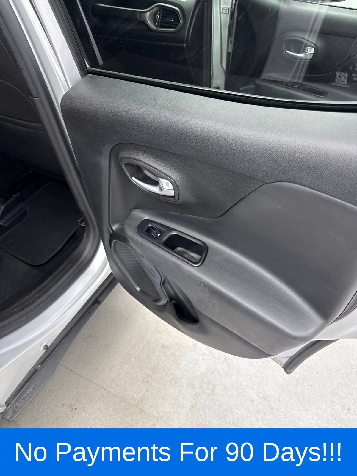 Used 2019 Jeep Renegade Limited w/ Quick Order Package 22P AWD/4WD image 36