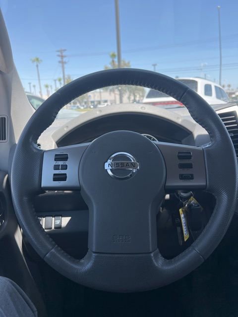 Used 2011 Nissan Frontier SL w/ Moonroof Pkg AWD/4WD image 9