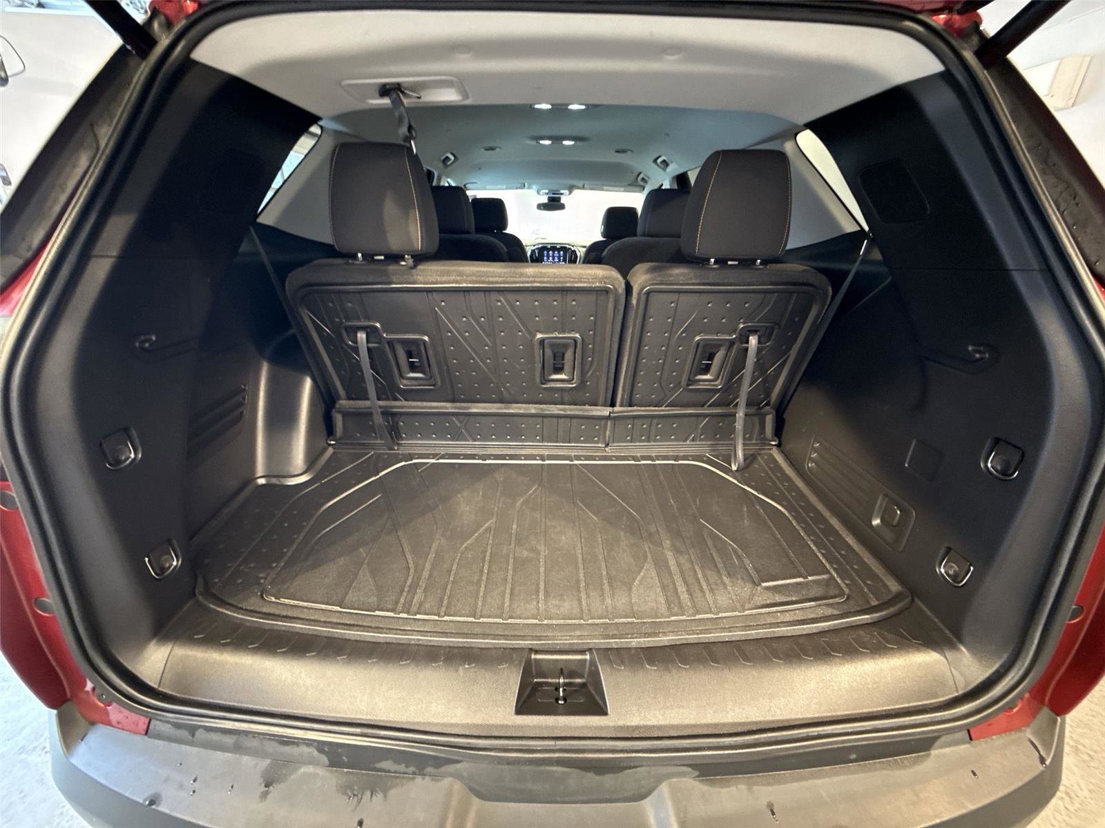 Used 2020 Chevrolet Traverse LT w/ Driver Confidence II Package image 19