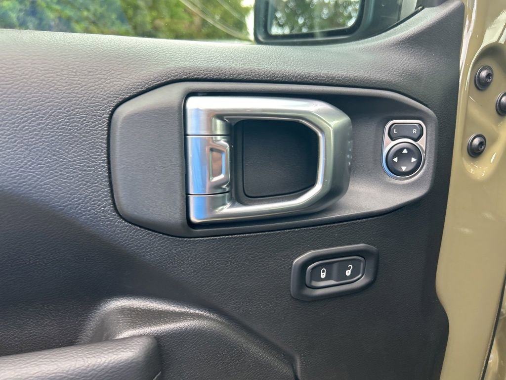 New 2025 Jeep Wrangler Unlimited Rubicon 4xe w/ Safety Group image 36