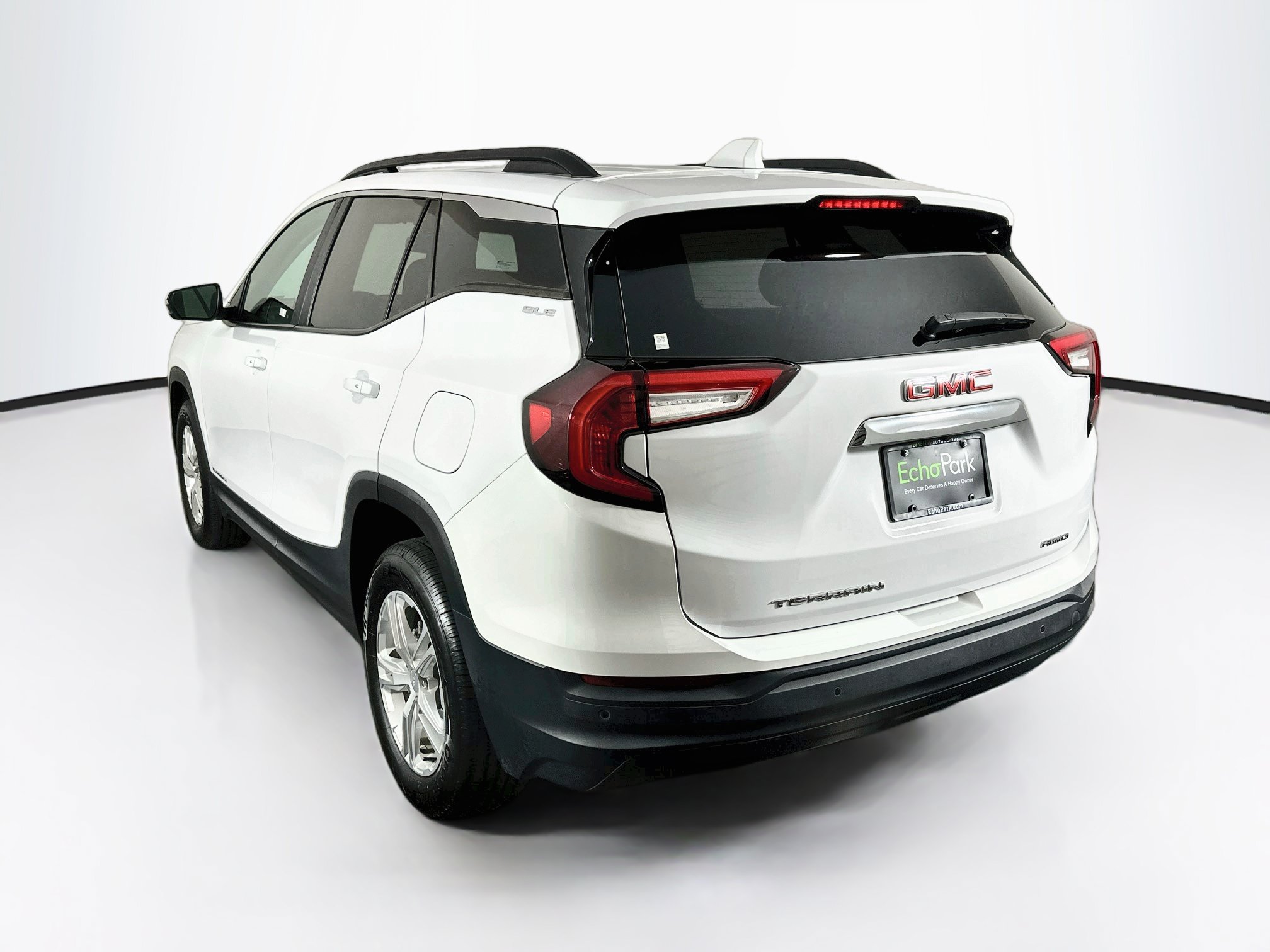 Used 2023 GMC Terrain SLE w/ Driver Convenience Package AWD/4WD image 5