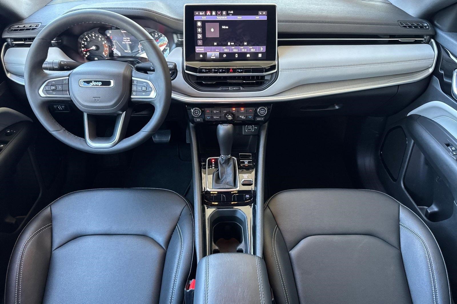 Used 2025 Jeep Compass Limited image 16