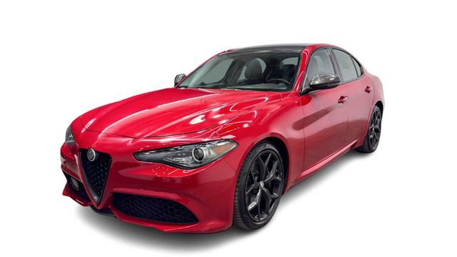 Used 2019 Alfa Romeo Giulia w/ Quick Order Package 22K Sport RWD image 5