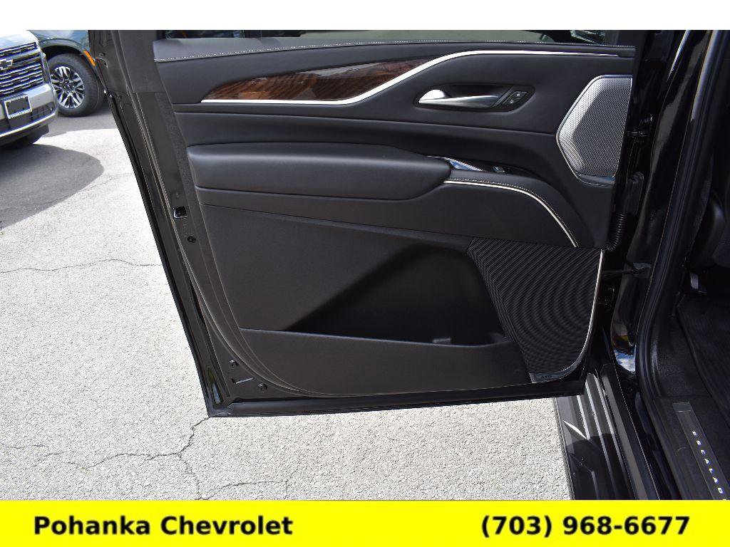 Used 2021 Cadillac Escalade ESV Sport Platinum w/ LPO, ONYX Package AWD/4WD image 30
