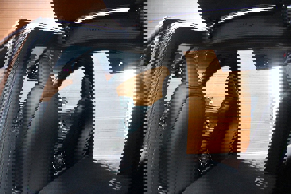 Used 2022 Tesla Model X image 37