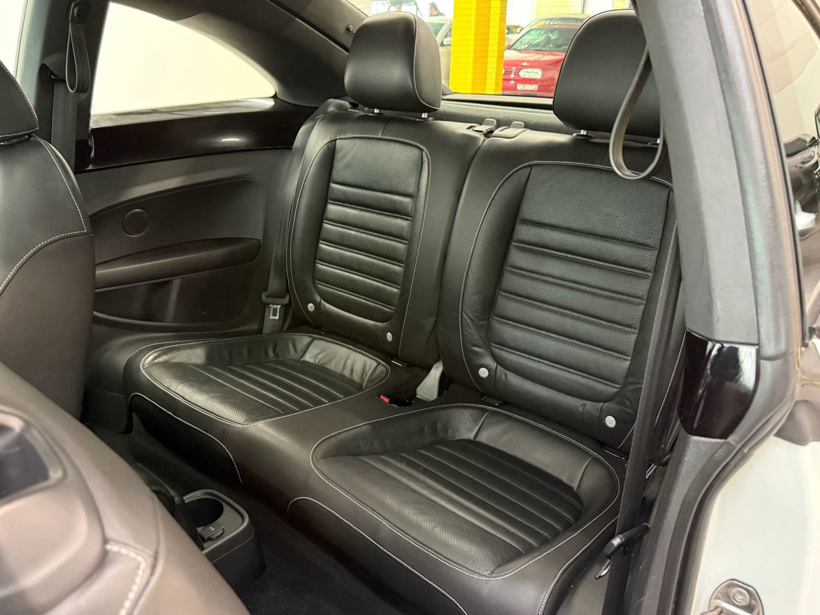 Used 2014 Volkswagen Beetle TDI FWD image 17
