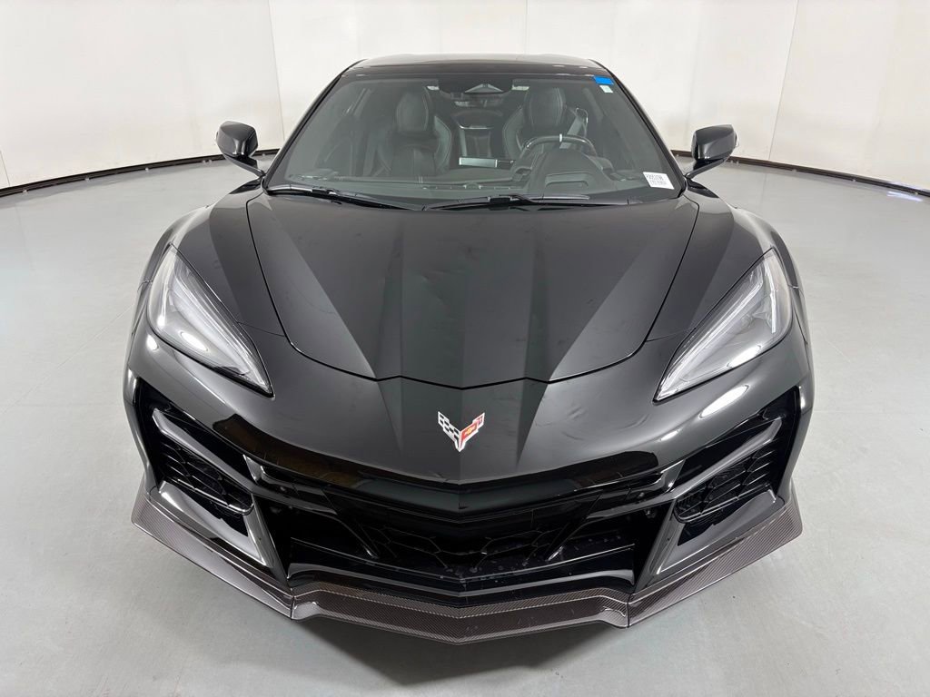 Used 2025 Chevrolet Corvette E-Ray w/ Stealth Interior Trim Package AWD/4WD image 4