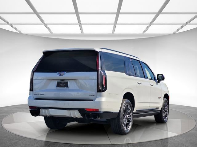 Certified 2023 Cadillac Escalade ESV V AWD/4WD image 4