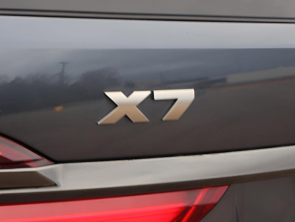 Used 2022 BMW X7 M50i w/ Dynamic Handling Package AWD/4WD image 8