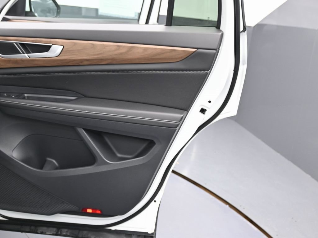 Used 2024 Volkswagen Atlas SE image 37