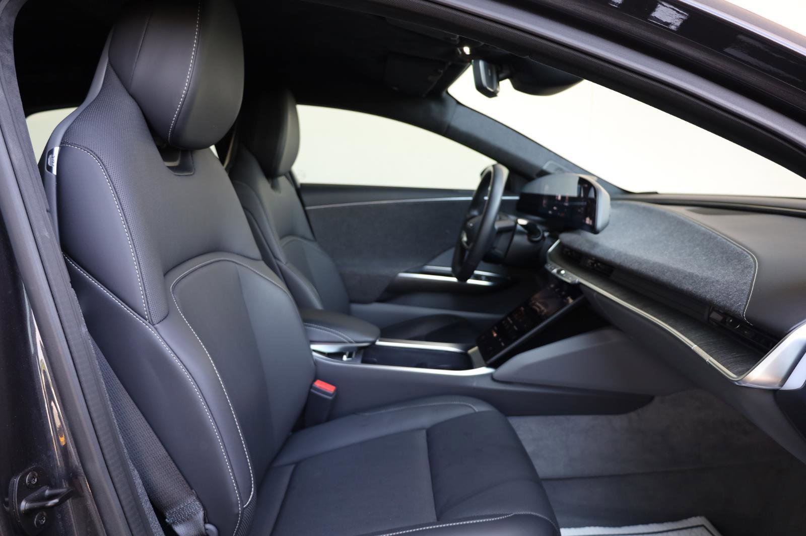 Used 2023 Lucid Air Pure AWD/4WD image 26