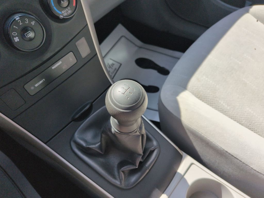 Used 2013 Toyota Corolla L image 23