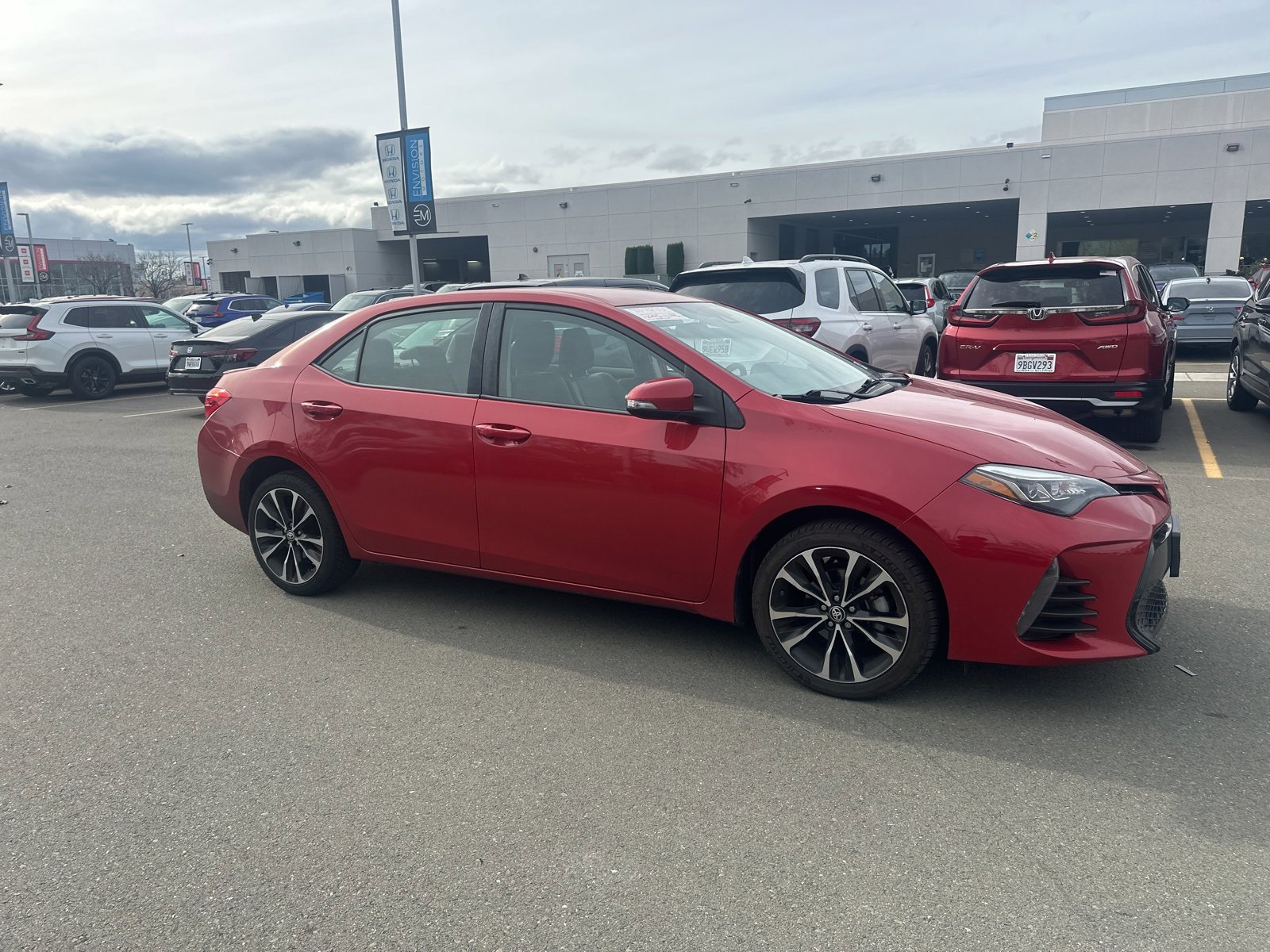 Used 2019 Toyota Corolla SE image 2