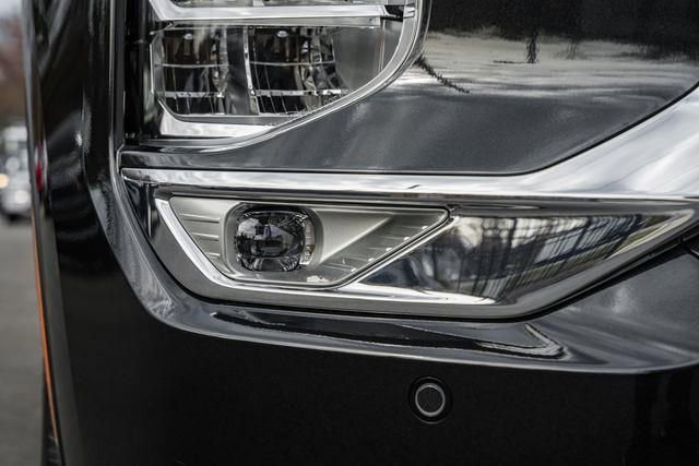 New 2025 Mitsubishi Outlander SE image 13