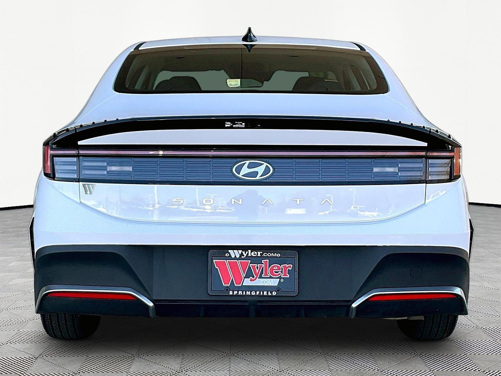Used 2026 Hyundai Sonata SE FWD image 5