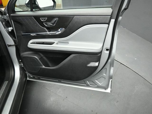 Certified 2022 Lincoln Corsair AWD w/ Equipment Group 101A image 33