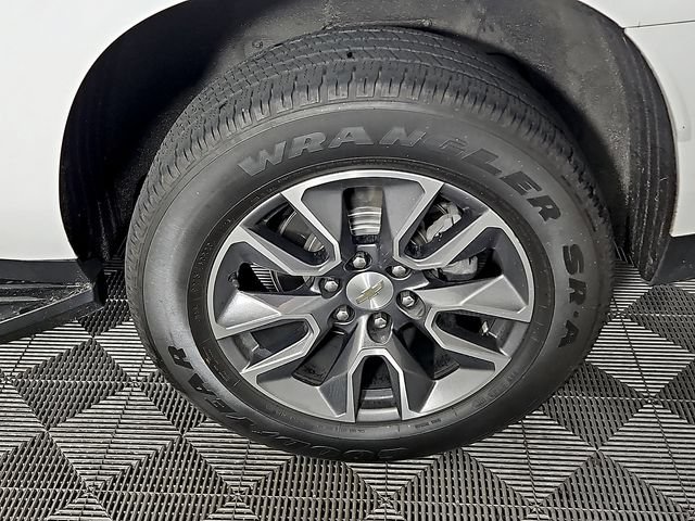 Used 2021 Chevrolet Suburban LT RWD image 8