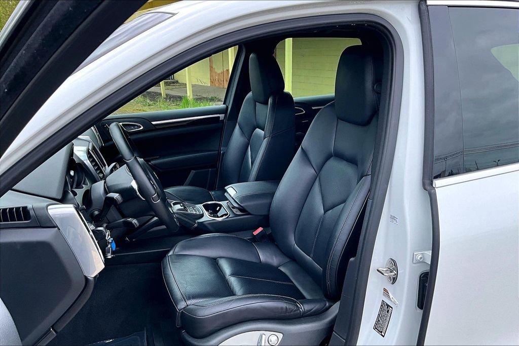 Used 2014 Porsche Cayenne AWD/4WD image 9