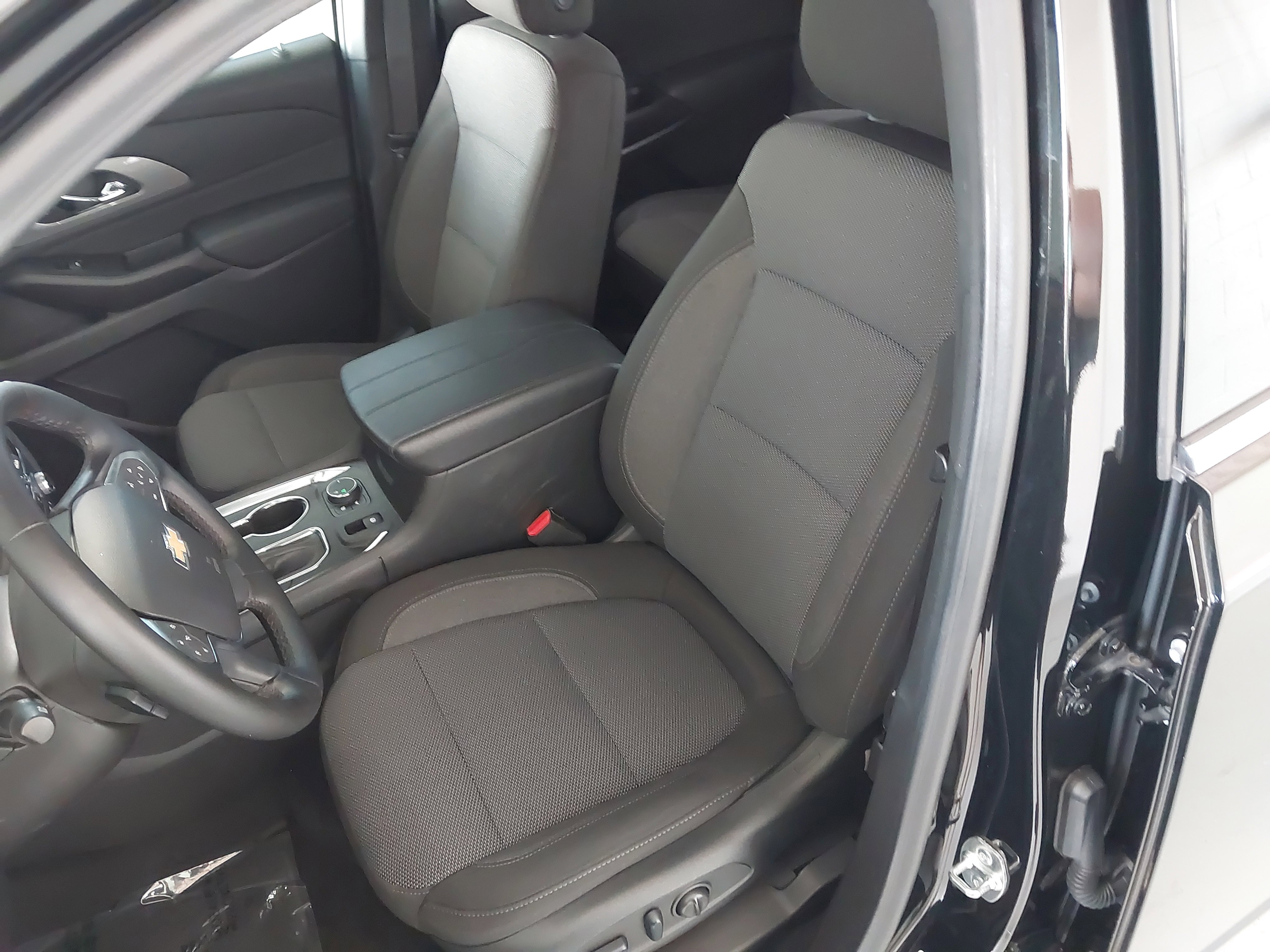 Used 2023 Chevrolet Traverse LT image 23