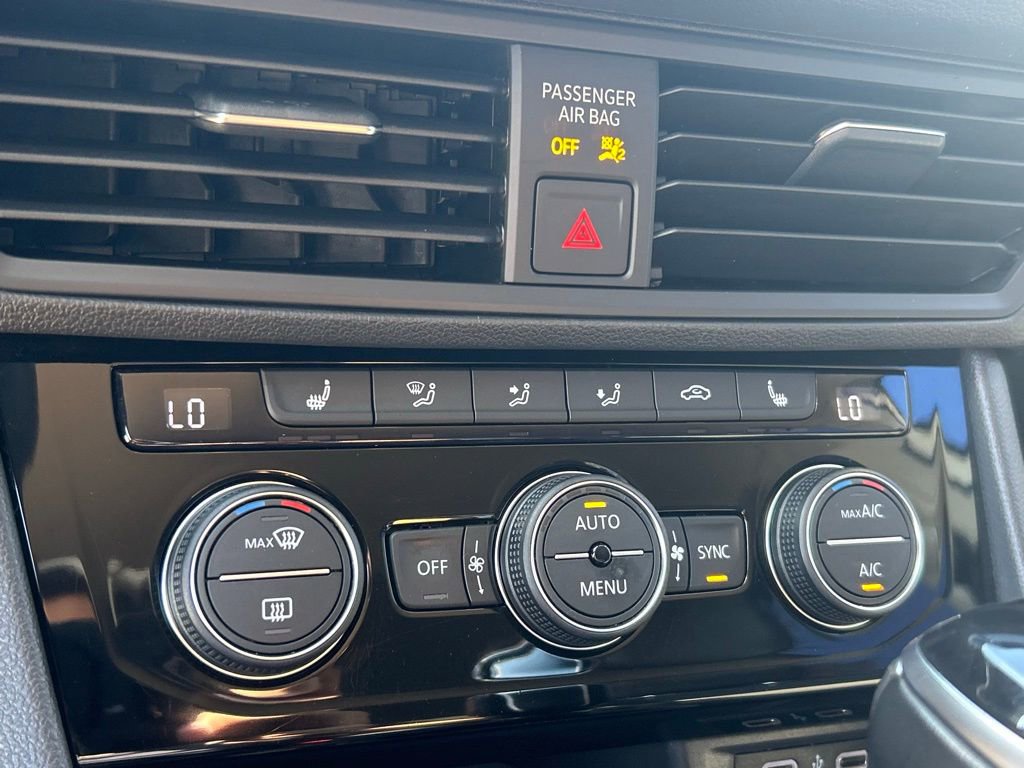 Used 2023 Volkswagen Jetta SE image 37