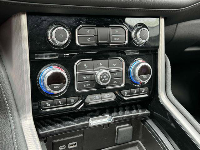 Used 2024 GMC Yukon XL Denali image 28
