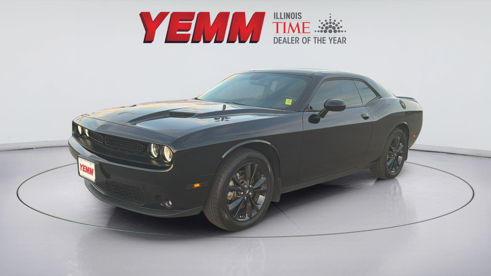 Used 2022 Dodge Challenger SXT w/ Blacktop Package AWD/4WD image 4