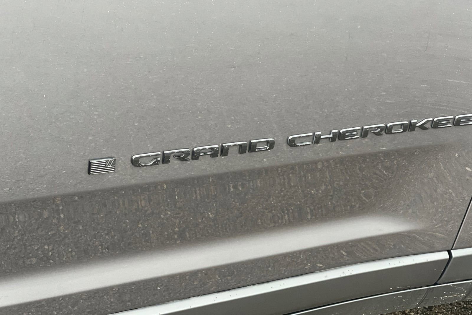 New 2025 Jeep Grand Cherokee L Altitude AWD/4WD image 10