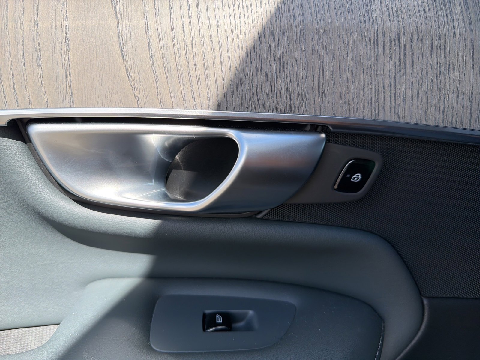 Used 2024 Volvo XC90 T8 Ultimate w/ Protection Package Premier image 80