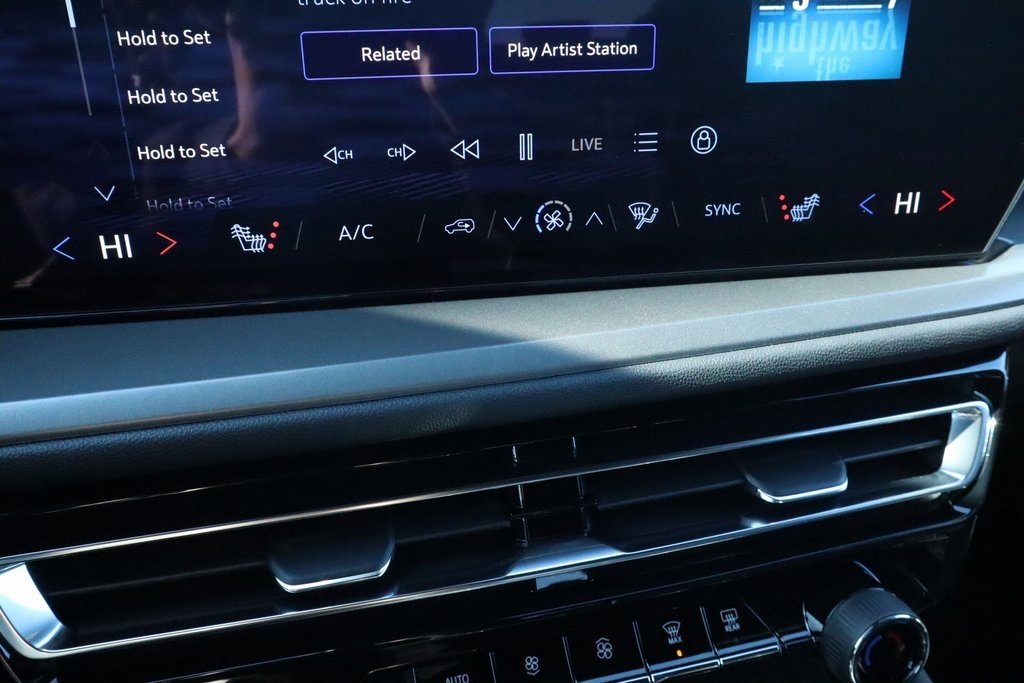 New 2026 Chevrolet Traverse LT w/ Driver Confidence Package image 7