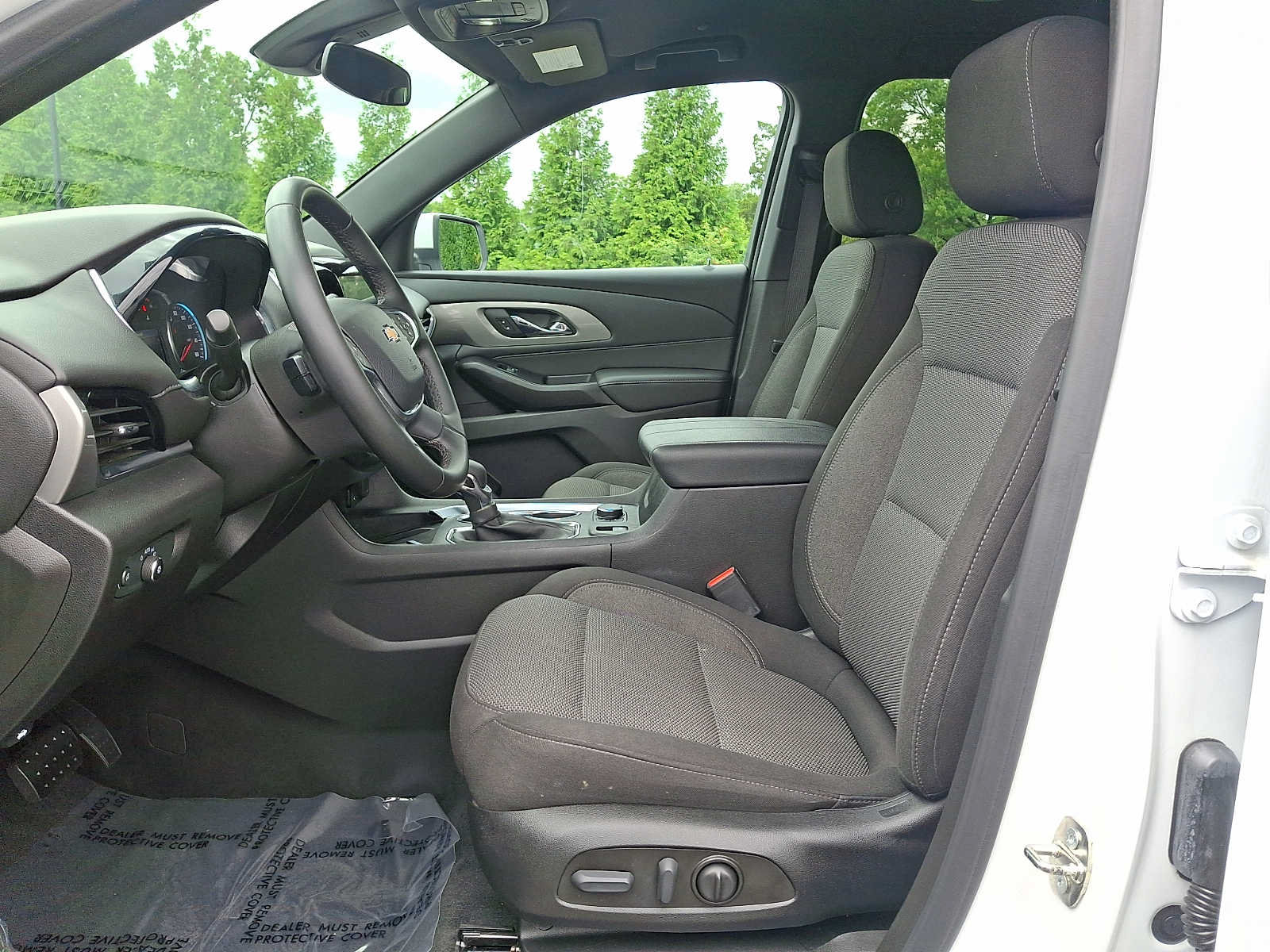 Used 2023 Chevrolet Traverse LT AWD/4WD image 14