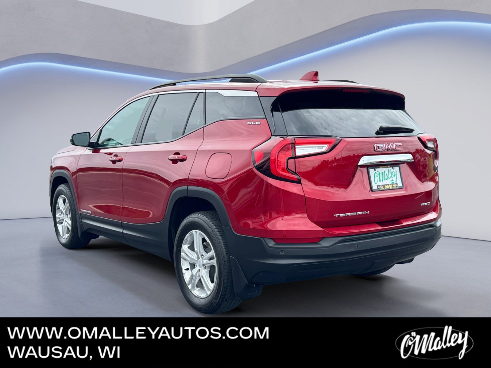 Used 2024 GMC Terrain SLE w/ Driver Convenience Package AWD/4WD image 3