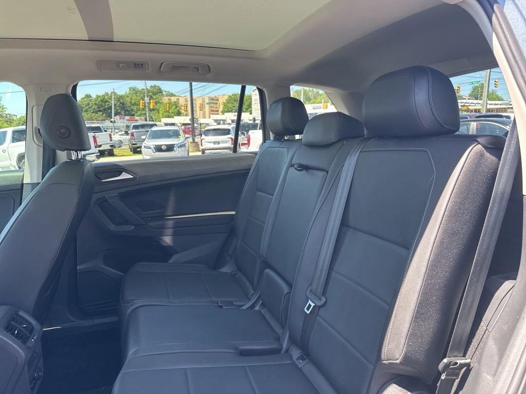 Used 2019 Volkswagen Tiguan SEL FWD image 25