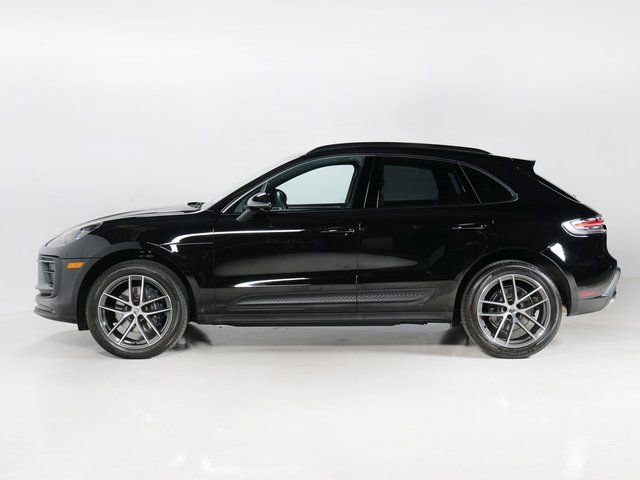 Certified 2025 Porsche Macan 2.0L I4 Turbo image 2