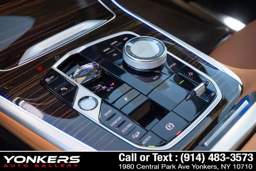 Used 2023 BMW X7 xDrive40i w/ M Sport Package AWD/4WD image 33