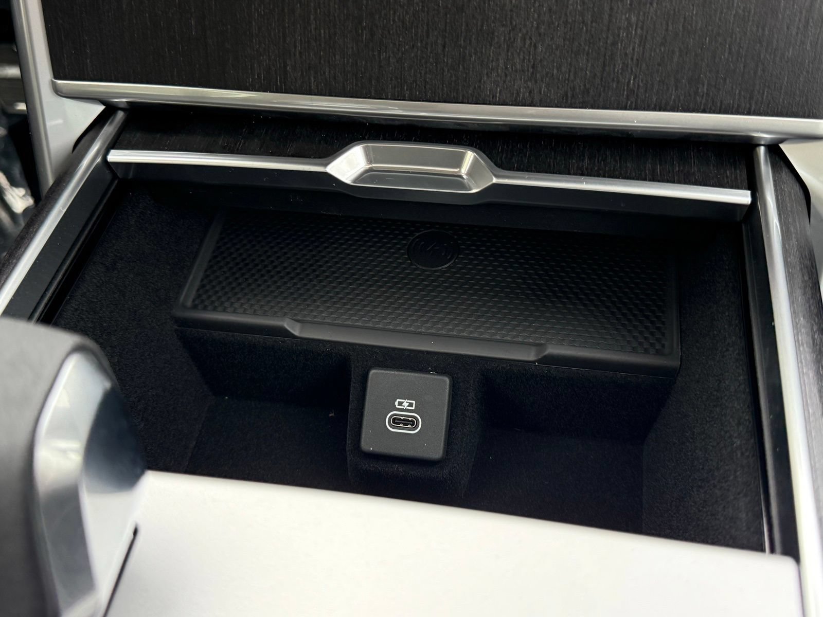 New 2025 Land Rover Range Rover SE AWD/4WD image 30