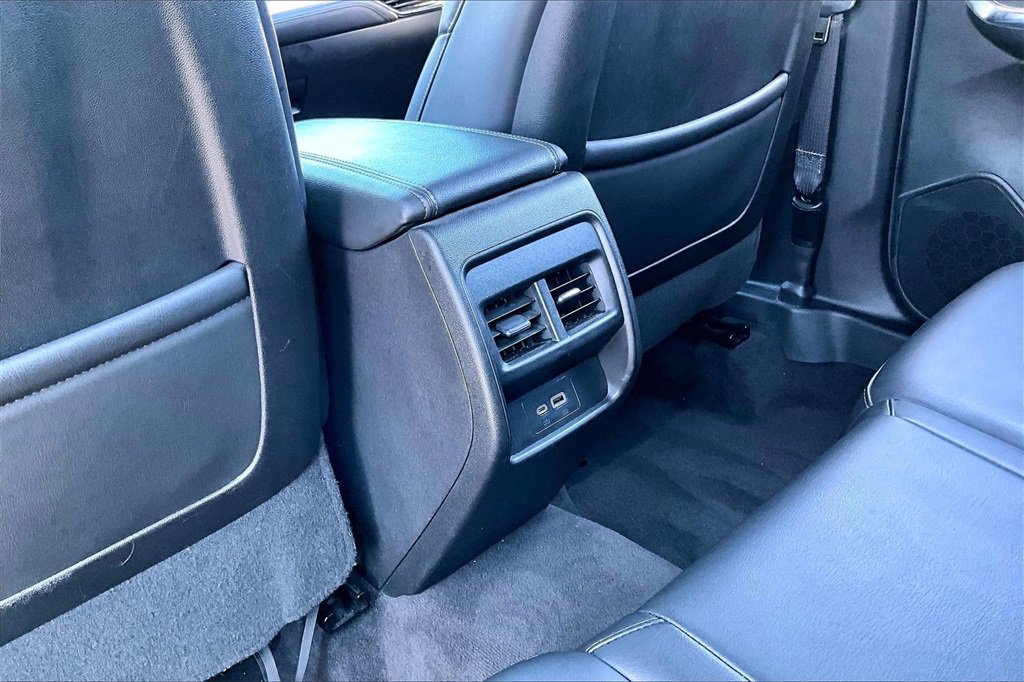 Used 2023 Cadillac XT4 Premium Luxury image 25